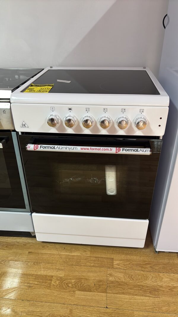 Nov samostojeci elektricni sporet, ravna ploca,  Model: OE-6814, 60 cm, turbo rerna, A klasa, garancija 25 meseci, besplatan prevoz