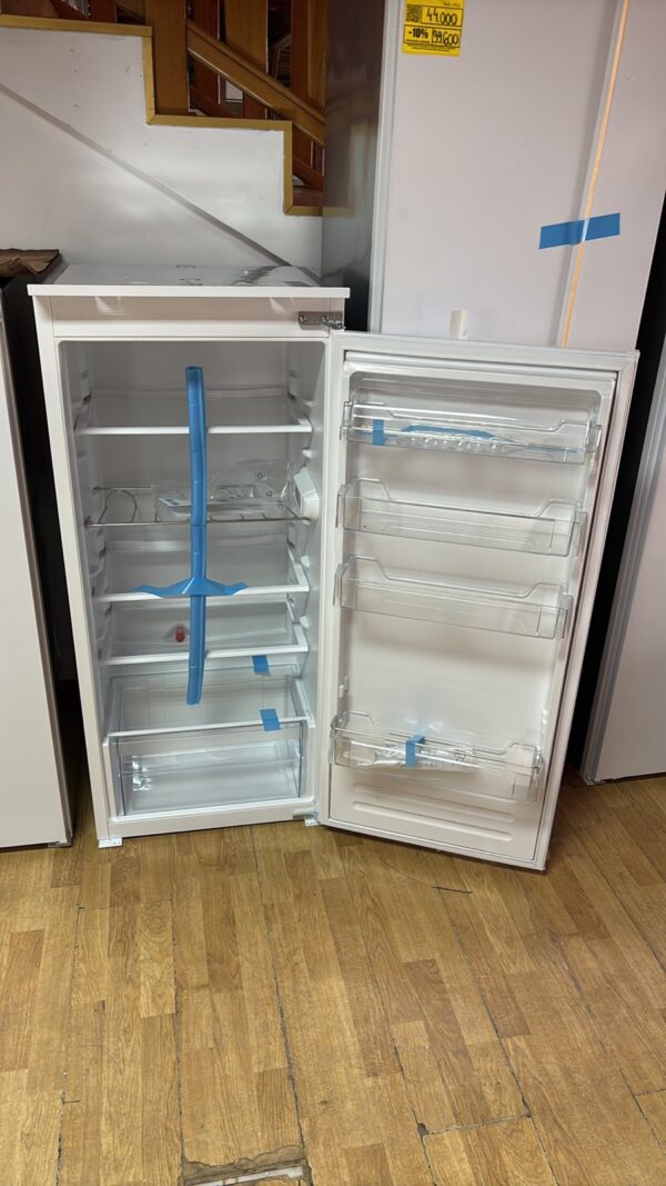 Nov ugradni frizider "IKEA", Model: AVKYLD 502.822.95, 209 l, visina 122cm, garancija 25 meseci, prevoz ukljucen u cenu