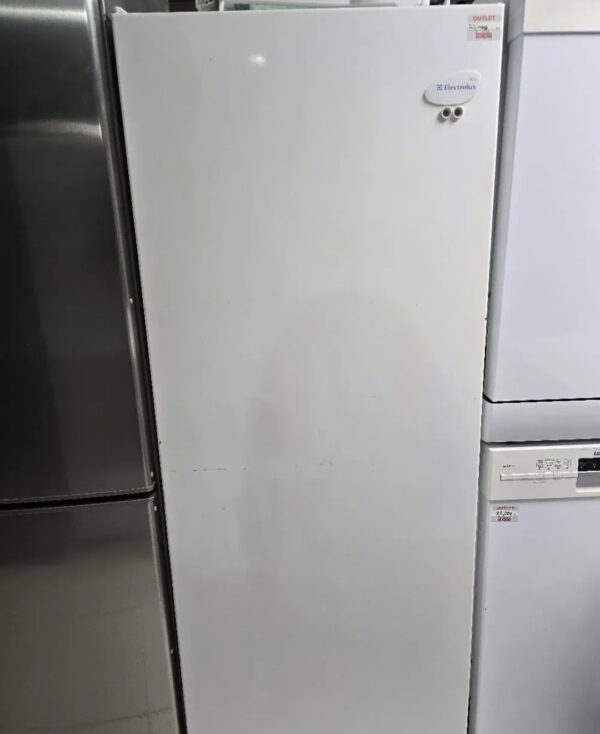 "Electrolux", zamrzivac, 271l, 155cm, garancija 6 meseci, prevoz ukljucen u cenu