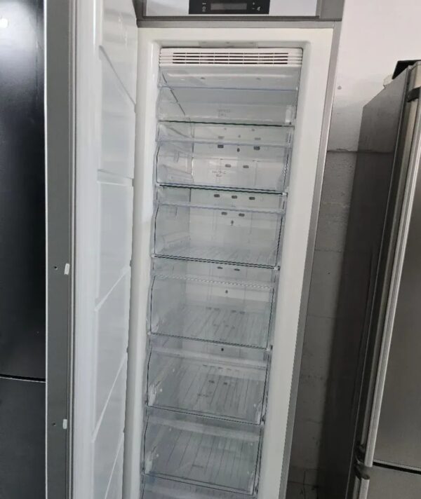 "Electrolux", inox polovni zamrzivac, 280l, garancija 6 meseci, prevoz ukljucen u cenu