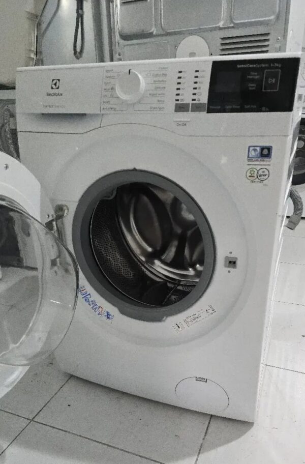 "Electrolux - perfectcare 600", polovna masina za ves, 7 kg, 1400rpm, garancija 6 meseci, prevoz ukljucen u cenu - Image 3
