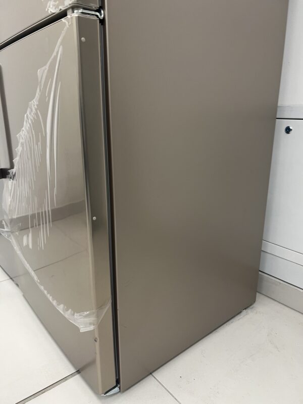 Nov kombinovani frizider "Whirlpool", sa blagim estetskim nedostacima, Inox,  No Frost, 355 L, 201 cm, garancije 25 meseci, prevoz ukljucen u cenu - Image 13