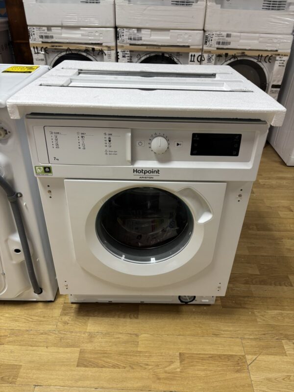 Nova ugradna ves masina " Ariston - HotPoint", 7 kg, 1200rpm, A+++, garancija 6 meseci, prevoz ukljucen u cenu - Image 2