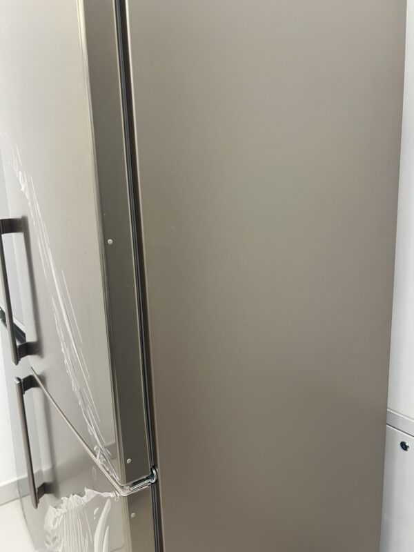 Nov kombinovani frizider "Whirlpool", sa blagim estetskim nedostacima, Inox,  No Frost, 355 L, 201 cm, garancije 25 meseci, prevoz ukljucen u cenu - Image 14