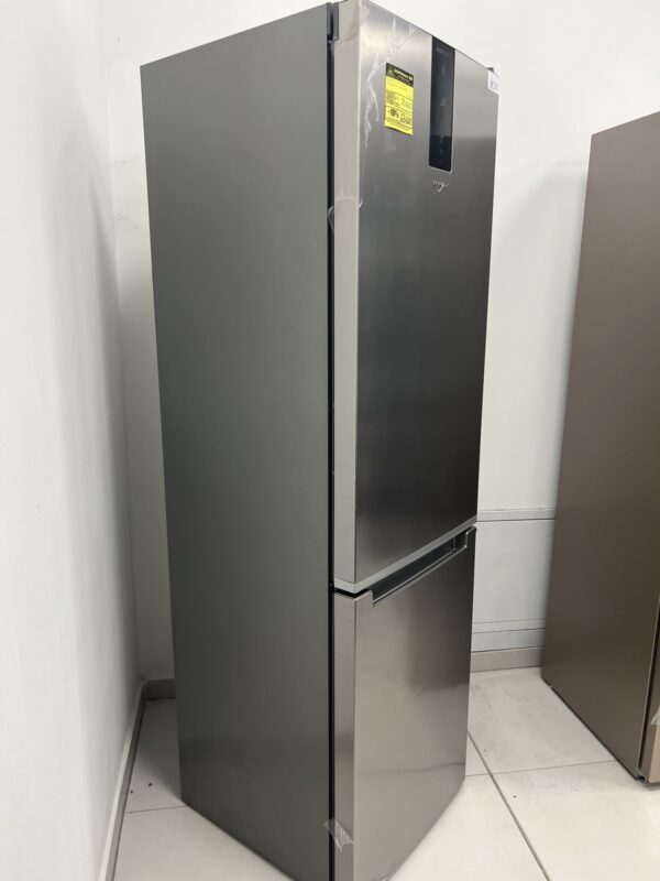 Nov kombinovani frizider sa blagim estetskim ostecenjima "Whirlpool", 368 L,  A+, No Frost, 202 cm, garancija 25 meseci, prevoz ukljucen u cenu - Image 12