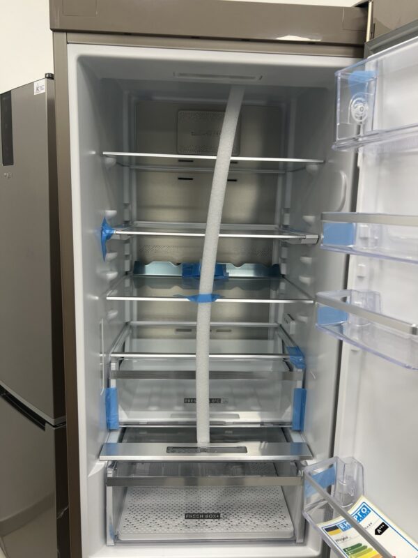 Nov kombinovani frizider "Whirlpool", sa blagim estetskim nedostacima, Inox,  No Frost, 355 L, 201 cm, garancije 25 meseci, prevoz ukljucen u cenu - Image 8