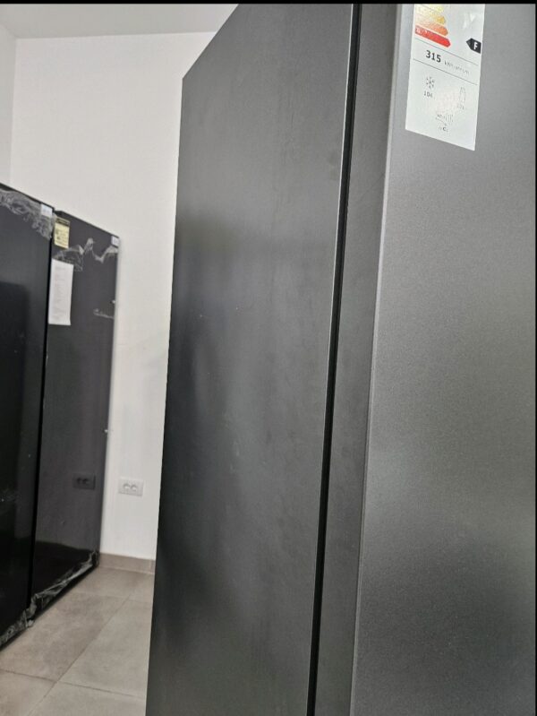 Nov kombinovani frizider "Ariston - Hotpoint" sa estetskim ostecenjima, 335L, No frost, 191 cm, garancija 25 meseci, prevoz ukljucen u cenu - Image 10