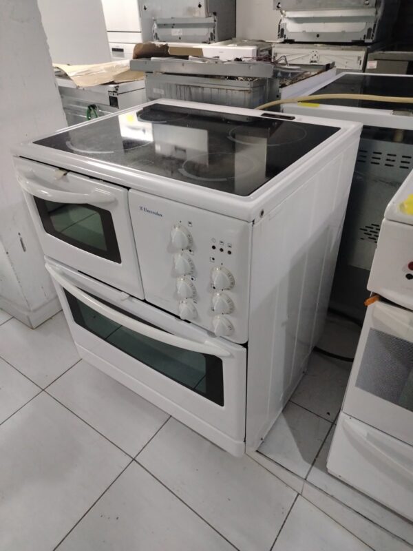 Polovan sporet sa dve rerne " Electrolux", 70 cm sirina, garancija 6 meseci, prevoz ukljucen u cenu - Image 6