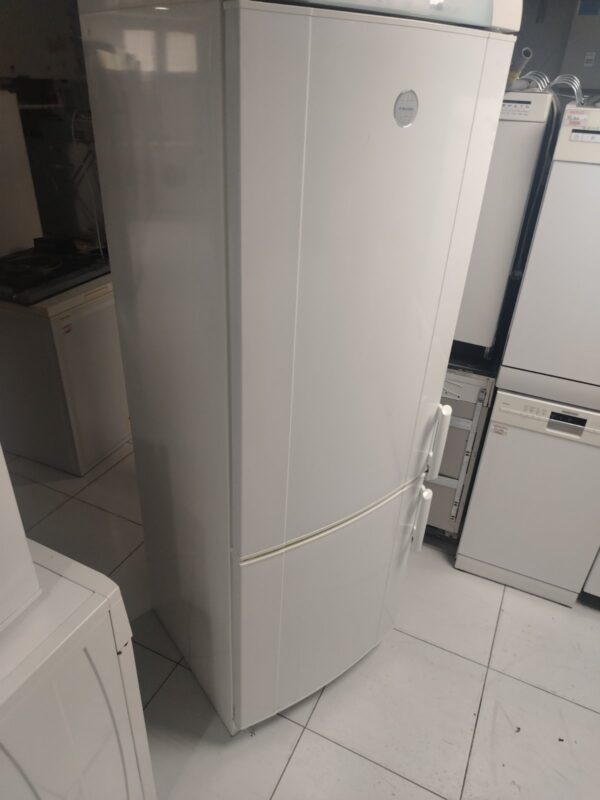 Polovan "Electrolux" kombinovani frižider,310 l, 175 cm, 31A+, prevoz uključen u cenu - Image 2