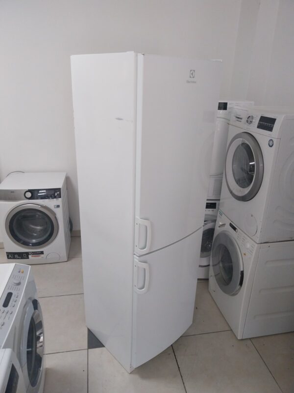 "Electrolux", kombinovani frizider, 2m, No Frost, izuzetan , Inverter, A+, garancija godinu dana, prevoz ukljucen u cenu - Image 5