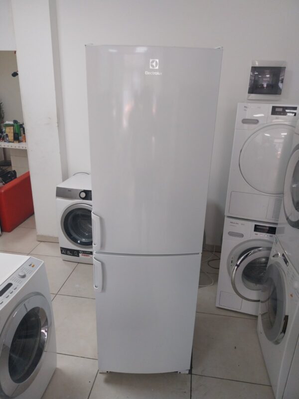 "Electrolux", kombinovani frizider, 2m, No Frost, izuzetan , Inverter, A+, garancija godinu dana, prevoz ukljucen u cenu