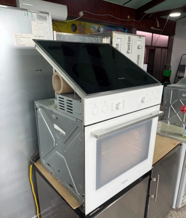 "MIELE", GERMANY, Beli ugradni šporet, komplet, prevoz ukljucen u cenu - Image 2