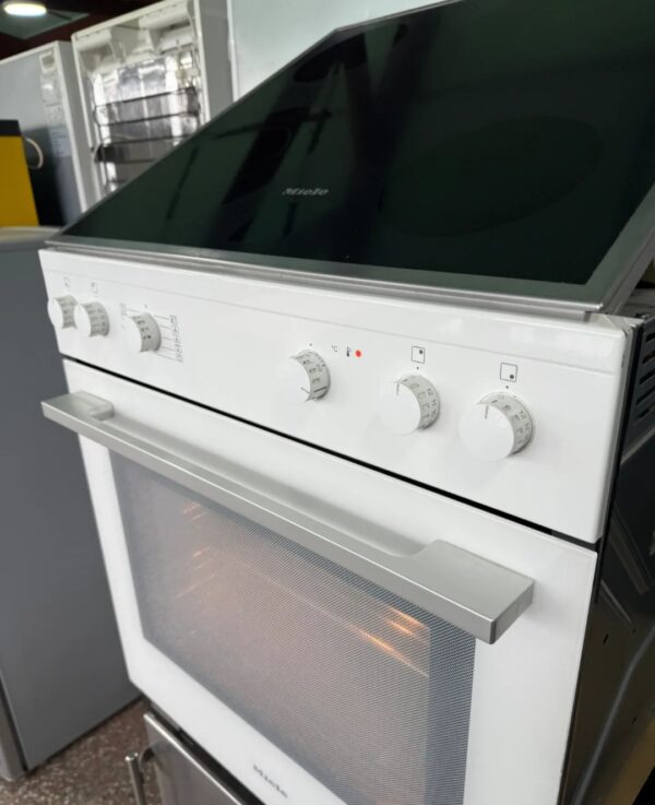 "MIELE", GERMANY, Beli ugradni šporet, komplet, prevoz ukljucen u cenu - Image 9