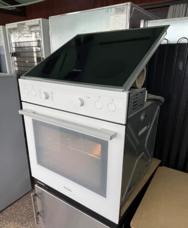 "MIELE", GERMANY, Beli ugradni šporet, komplet, prevoz ukljucen u cenu - Image 8