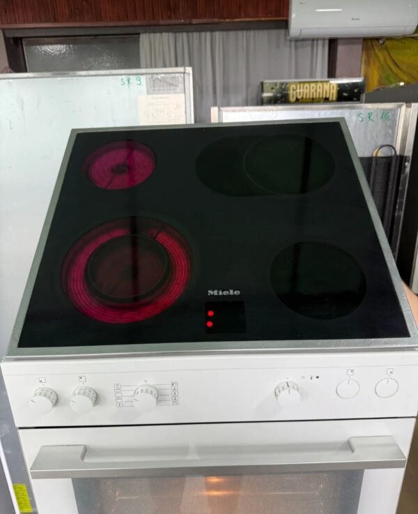 "MIELE", GERMANY, Beli ugradni šporet, komplet, prevoz ukljucen u cenu - Image 4