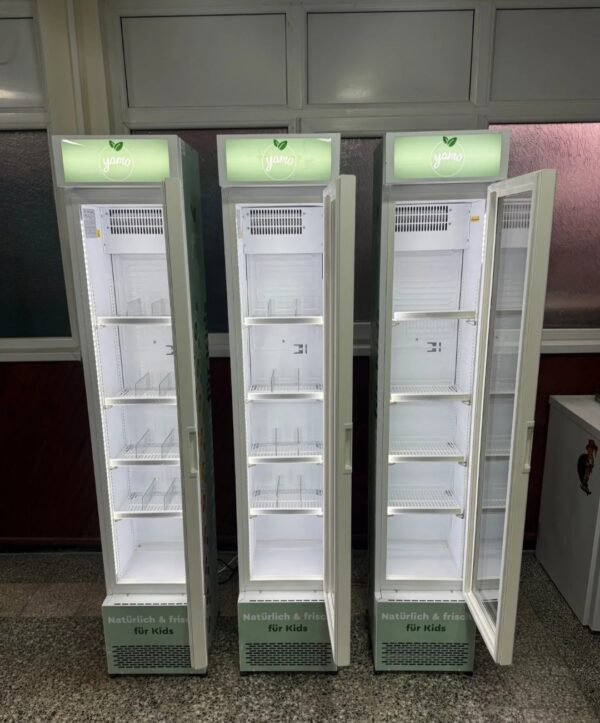 "EFFICOLD", GERMANY , Uska Slim Vitrina, 36cm širina, LED rasveta, prevoz ukljucen u cenu