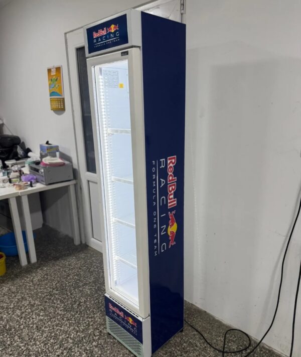 "RED BULL F1 - Racing Team", Slim vitrina, 36cm širina, prevoz ukljucen u cenu
