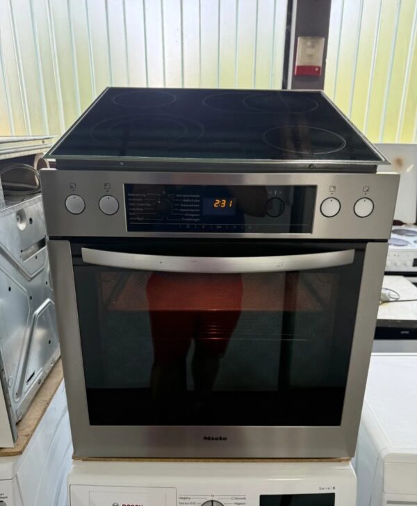 "MIELE", GERMANY, INOX, ugradni šporet , odličan, prevoz ukljucen u cenu