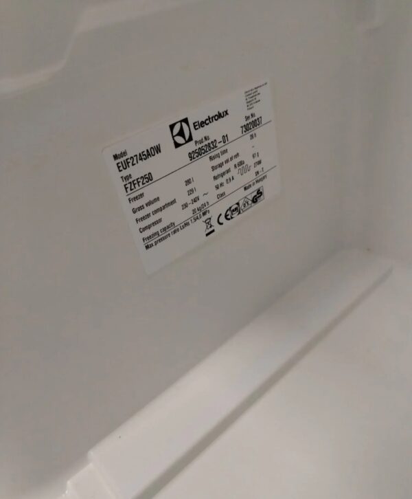 "Electrolux", polovni uspravni zamrzivač, 229 litara, No Frost sistem, A++, 6 meseci garancije, prevoz uključen u cenu. - Image 5