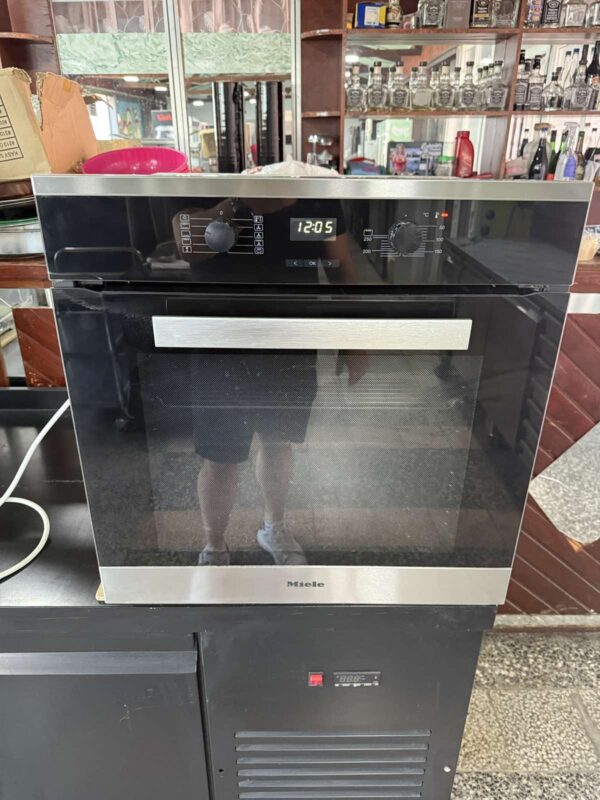 "MIELE", GERMANY, polovna  Nezavisna inox turbo rerna, bez svetla u rerni, prevoz ukljucen u cenu