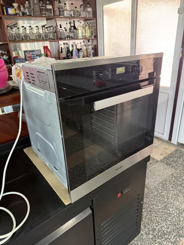 "MIELE", GERMANY, polovna  Nezavisna inox turbo rerna, bez svetla u rerni, prevoz ukljucen u cenu - Image 2