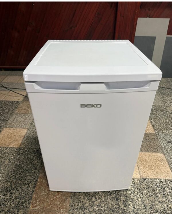 "BEKO", GERMANY, polovan mali frižider sa komorom, KAO NOV, 85 cm, prevoz ukljucen u cenu