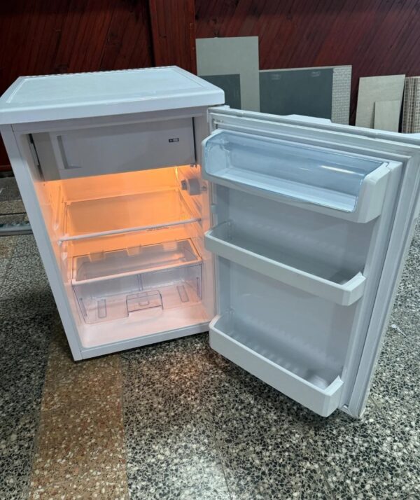"BEKO", GERMANY, polovan mali frižider sa komorom, KAO NOV, 85 cm, prevoz ukljucen u cenu - Image 2
