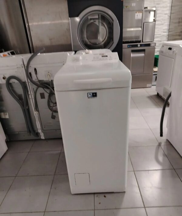 "Husqvarna", polovna ves masina sa punjenjem odozgo, 6 kg, 1400rpm, garancija 6 meseci, prevoz ukljucen u cenu