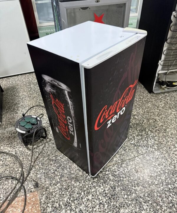 "COCA COLA", Mali polovan frižider, Tooooop, kao nov, male dimenzije, prevoz ukljucen u cenu