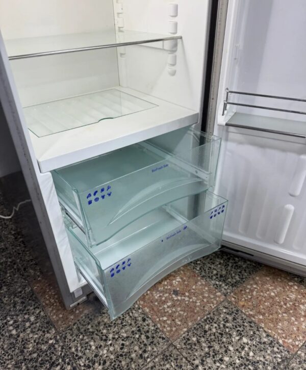 "LIEBHERR", GERMANY, Black Glass Door, Premium Biofresh, 186 cm, prevoz ukljucen u cenu - Image 5