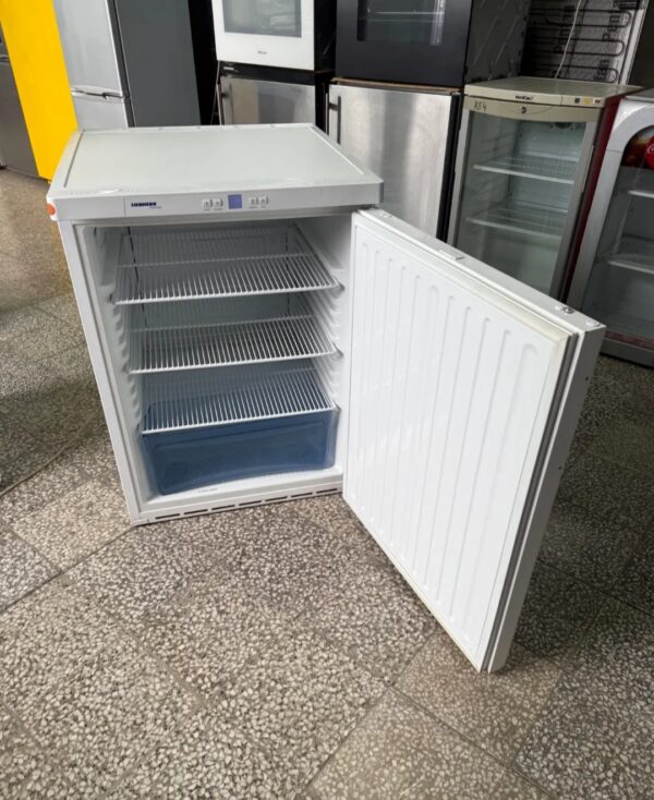 "LIEBHERR", Premium, GERMANY, profesionalna plusna vitrina, 141 litar, prevoz ukljucen u cenu