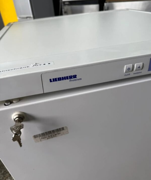 "LIEBHERR", Premium, GERMANY, profesionalna plusna vitrina, 141 litar, prevoz ukljucen u cenu - Image 3