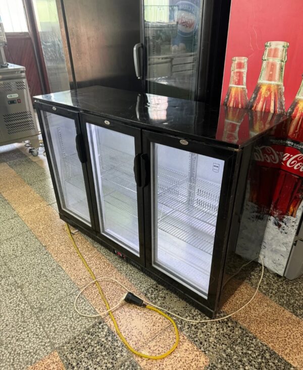 "PROFESSIONAL GASTRO", polovna šank vitrina, 135x52 ,LED rasveta ,EXTRAm prevoz ukljucen u cenu