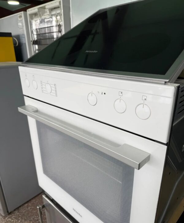 "MIELE", GERMANY, Beli ugradni šporet, komplet, odlican, prevoz ukljucen u cenu - Image 10