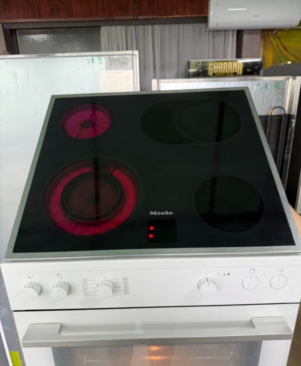 "MIELE", GERMANY, Beli ugradni šporet, komplet, odlican, prevoz ukljucen u cenu - Image 4