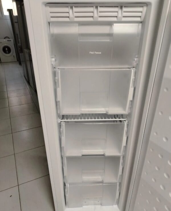 Beko zamrzivac, 144 cm, 176 litara, garancija 6 meseci, prevoz ukljucen u cenu