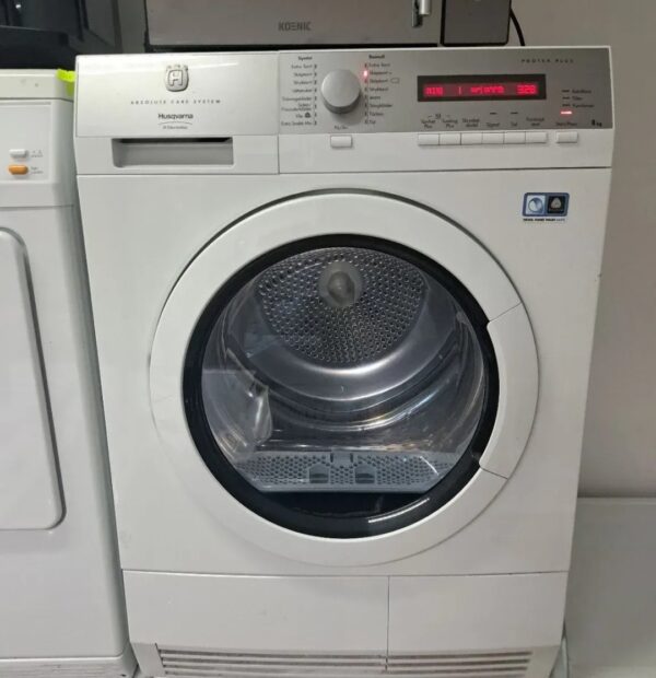 "Electrolux",  polovna mašina za sušenje, 8 kg, A+ + +, Toplotna Pumpa, uvez iz Svedske, garancija 6 meseci, moguc prevoz uz dogovor