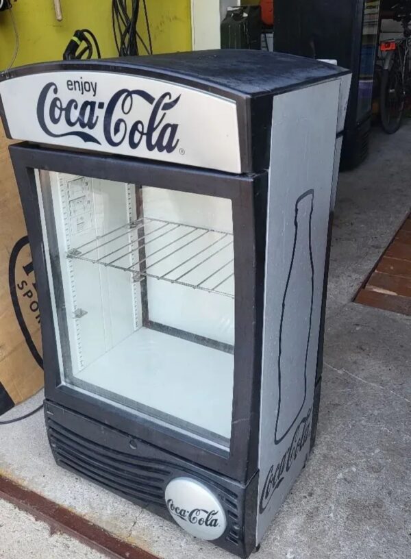 "Coca Cola",  polovna rashladna vitrina, Retro, 100x55, garancija 6 meseci, moguc prevoz - Image 2