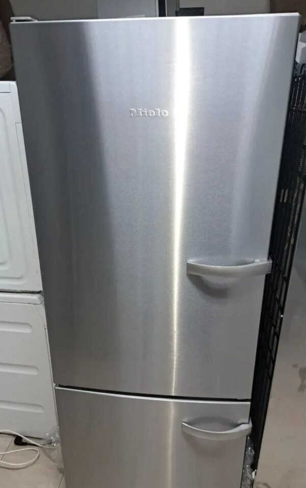 "Miele",  polovan inox frižider, širina 75cm, ogroman, No Frost, A+++, dva motora, garancija 6 meseci, moguc prevoz - Image 2