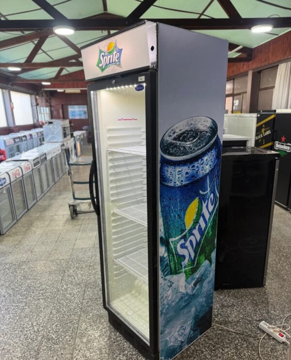 "SPRITE - CARRIER", Germany, 370lit,200x60cm, polovna  staklena vitrina, LED rasveta