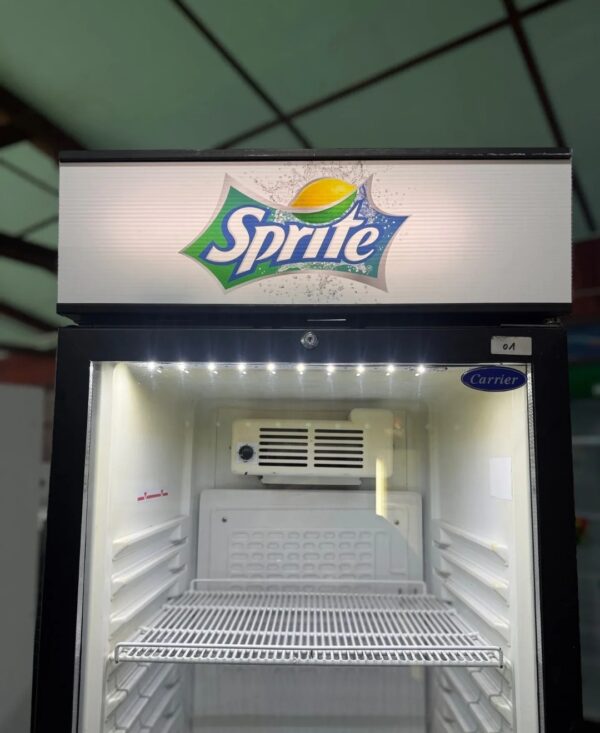 "SPRITE - CARRIER", Germany, 370lit,200x60cm, polovna  staklena vitrina, LED rasveta - Image 5