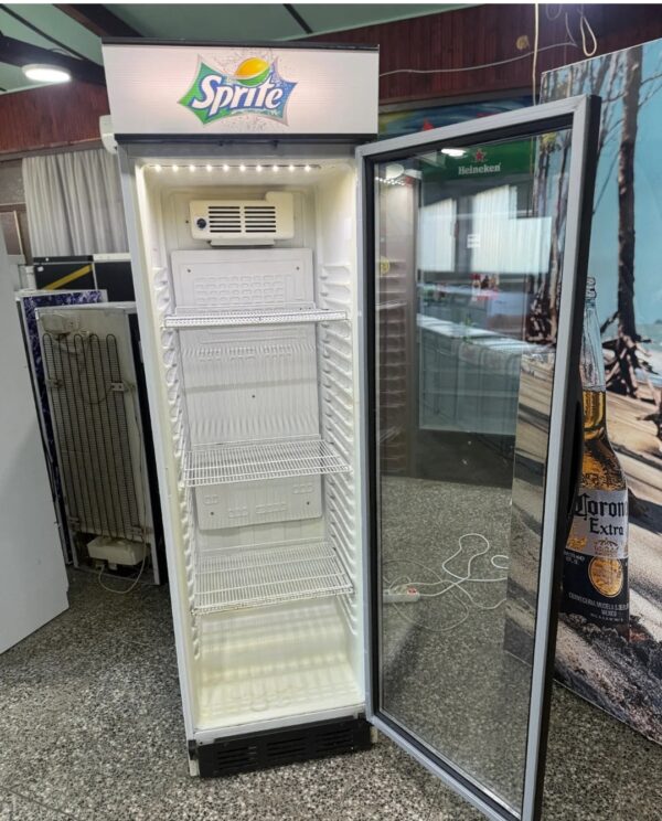 "SPRITE - CARRIER", Germany, 370lit,200x60cm, polovna  staklena vitrina, LED rasveta - Image 4