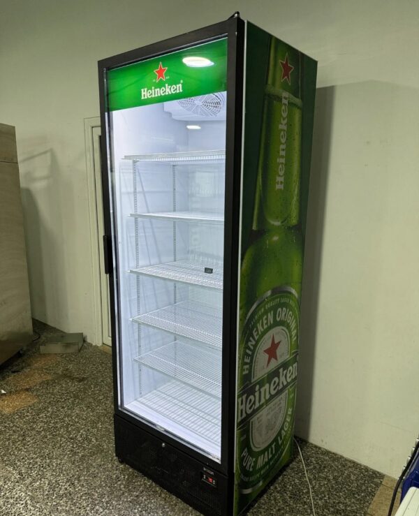 "HEINEKEN - UGUR", 800litara, 220 cm, OOOGROMNA,  LED, Novo stanje