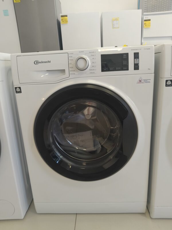 "Bauknecht" veš mašina, 7 kg, 1200 obrtaja, A klasa, inverter motor, para, osvežavanje i antialergijski programi. Garancija 25 meseci.Prevoz uključen u cenu.