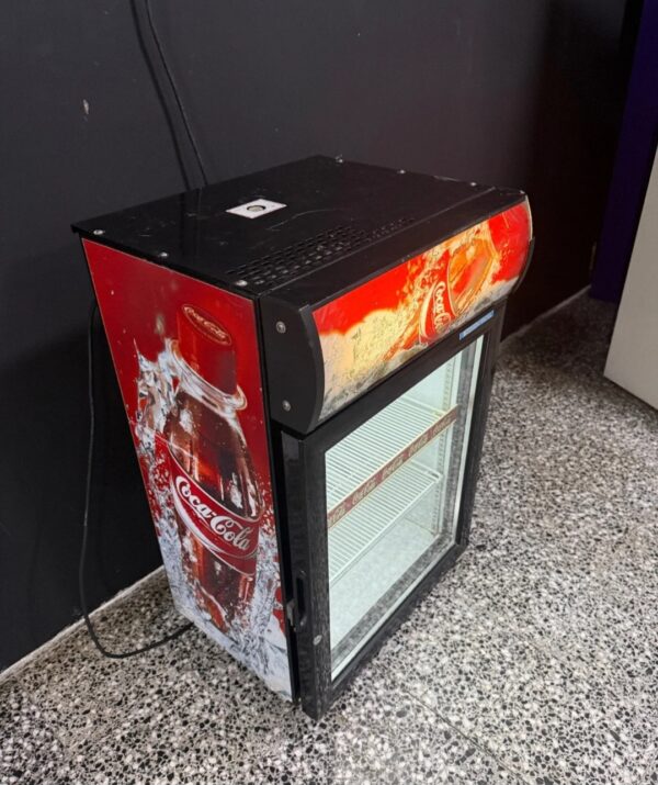 "COCA COLA", Germany, polovna mala staklena rashladna vitrina, 83 cm, prevoz ukljucen u cenu - Slika 2