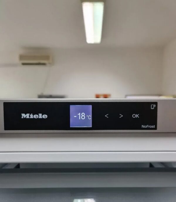 "Miele", zamrzivac , inox - NOVO, inverter, No Frost, LED, touch, 185 cm, garancija 6 meseci, moguc prevoz - Slika 11