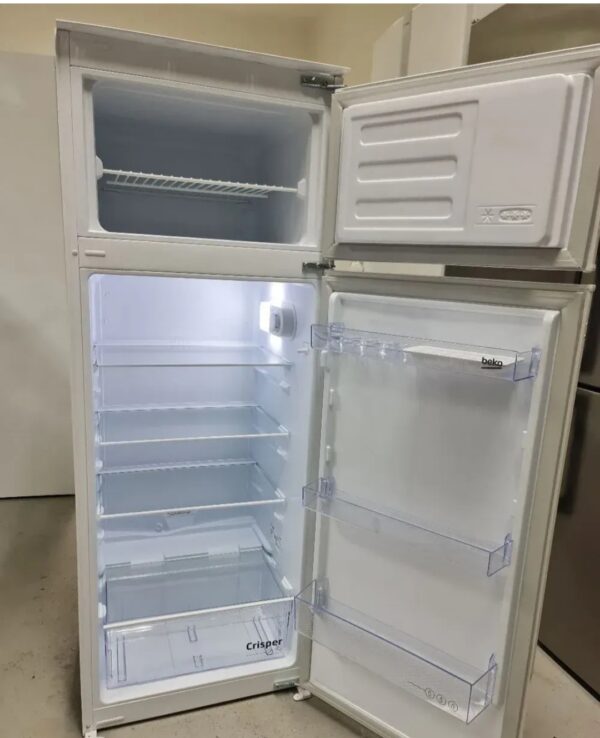 "Beko", ugradni frizider, potpuno NOV, 145 cm, garancija 6 meseci, moguc prevoz