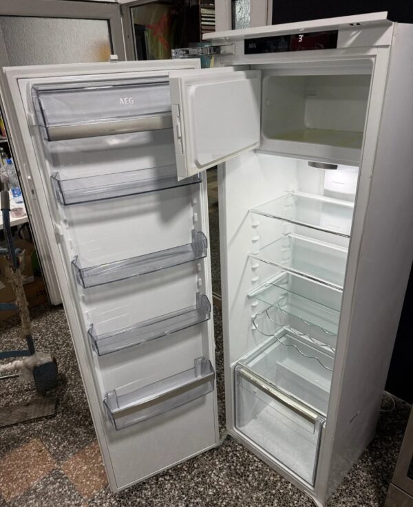 "AEG", GERMANY, 290lit., polovni ugradni frižider, prelep model, 177 cm, prevoz ukljucen u cenu - Slika 2