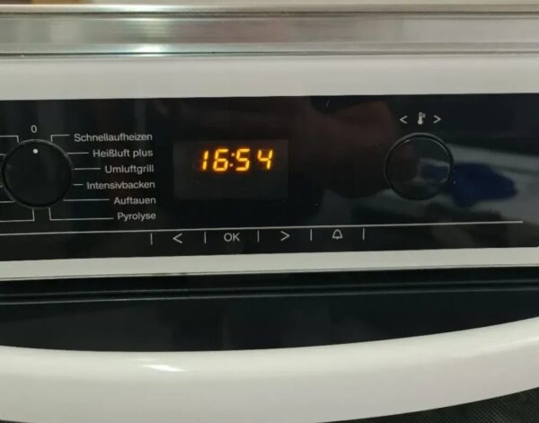"Miele", polovan ugradni sporet sa pirolizom, staklo - keramicka ploca, garancija 6 meseci, moguc prevoz - Slika 7