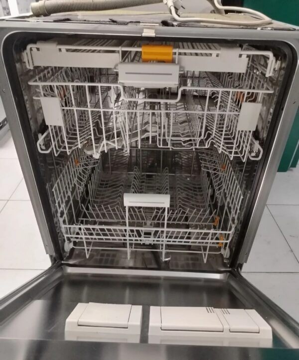 "Miele", polu - ugradna masina za pranje sudova, 14 kompleta, A+++, garancija 6 meseci, prevoz ukljucen u cenu - Slika 2